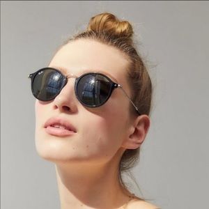 Rayban Rb2447 Round Fleck Sunglasses 